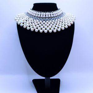 Fancy pearls bib necklace